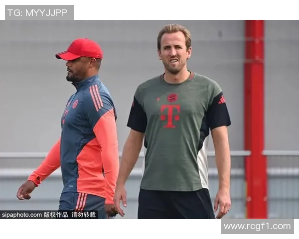 诺伊尔强调球队配合日益默契每位球员明确自身职责与角色