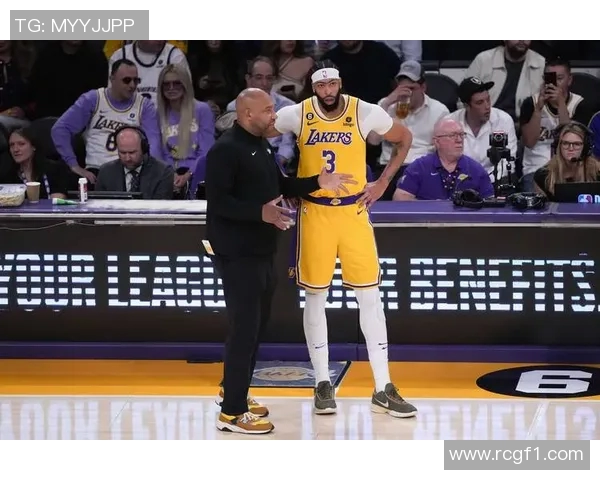 詹姆斯谈双塔阵容稀缺性火箭雄鹿骑士或成例外球队