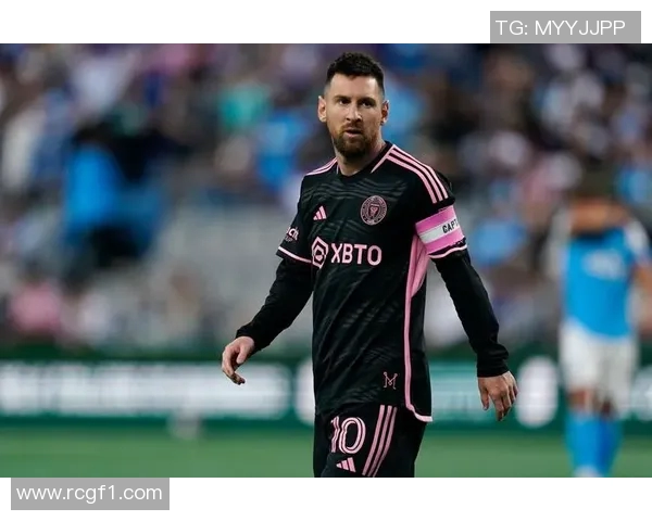 梅西缺席训练一天后今日回归训练中心恢复合练状态良好