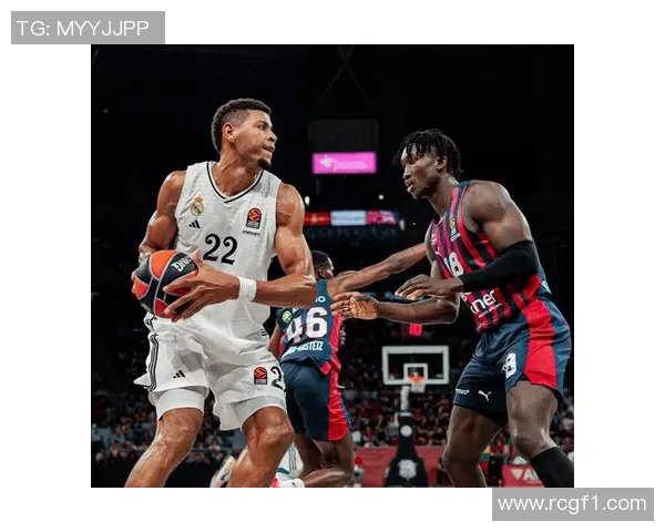 浓眉强调团队配合的重要性呼吁多传导球以创造更多得分机会 浓眉强调团队配合的重要性呼吁多传导球以创造更多得分机会