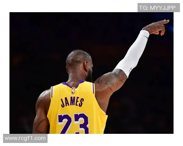 里夫斯期待队友尽快复出呼吁卢卡与勒布朗早日回归赛场 里夫斯期待队友尽快复出呼吁卢卡与勒布朗早日回归赛场