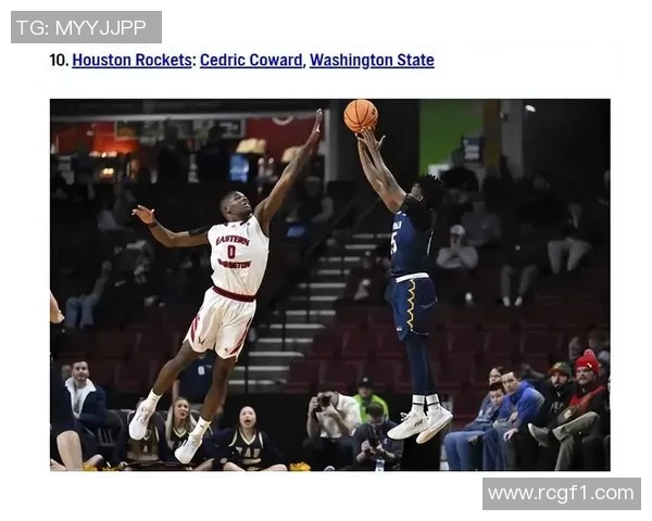 费尔斯表现抢眼12投8中砍下21分6篮板4抢断三分球命中率高达75