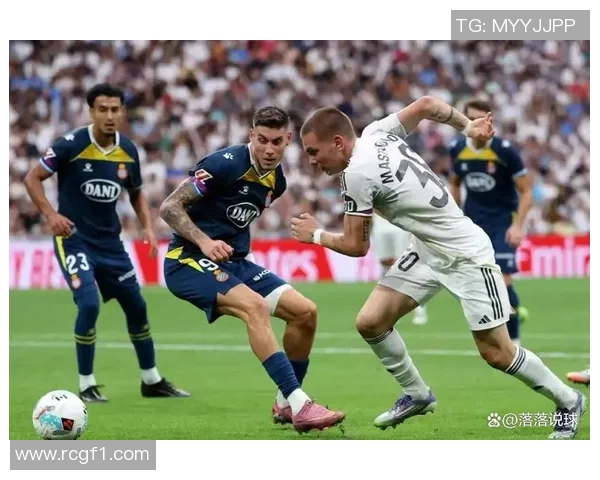 塞尔报道皇马高层信心满满认为冬窗无需引援阵容实力均衡年轻 塞尔报道皇马高层信心满满认为冬窗无需引援阵容实力均衡年轻