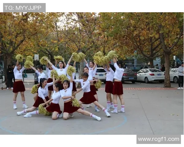 哈特在阿布扎比分享篮球魅力感受团结与激情的力量