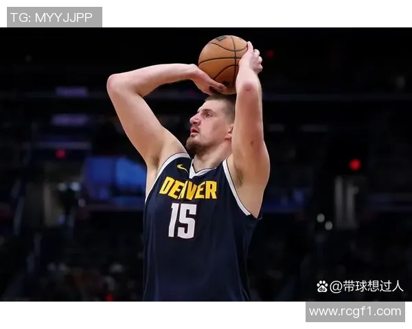 约基奇半场表现惊艳11投7中斩获17分10篮板5助攻1盖帽