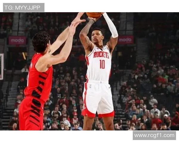 里德表现低迷全场仅得6分9板三分球命中率惨淡