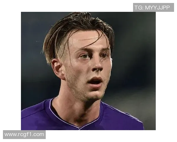 贝纳德斯基回忆：年轻时妻子拒绝我但我坚持追求爱情的故事