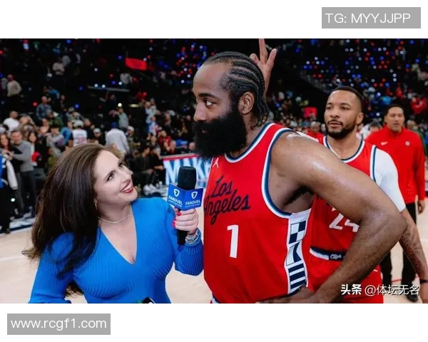 哈登深情表白女友：我对她的爱从未改变，早已深陷爱河