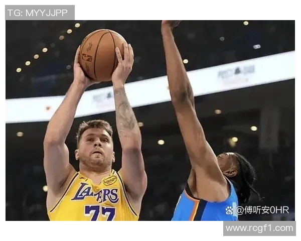 詹姆斯回应最后时刻技犯罚球东契奇罚我也没意见但我已走向罚球线