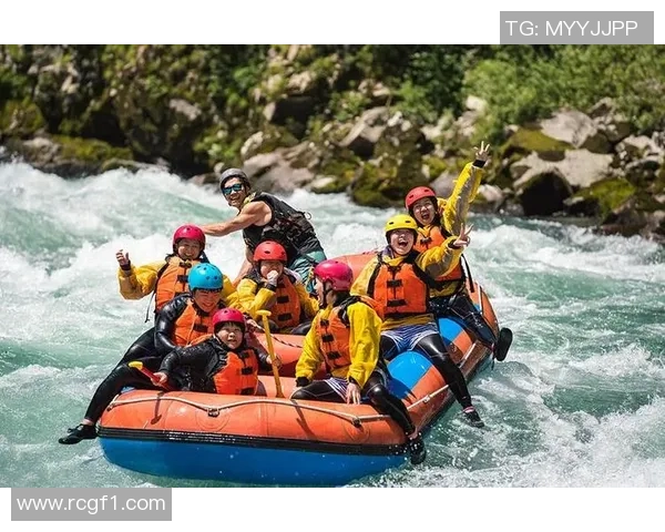 热火队友团建活动希罗分享游艇出海欢乐瞬间