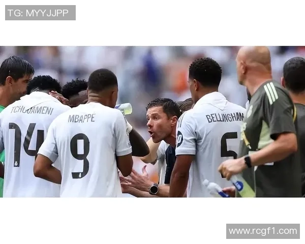 赫伊森主动向阿隆索和老将请教以提升比赛时的注意力集中能力